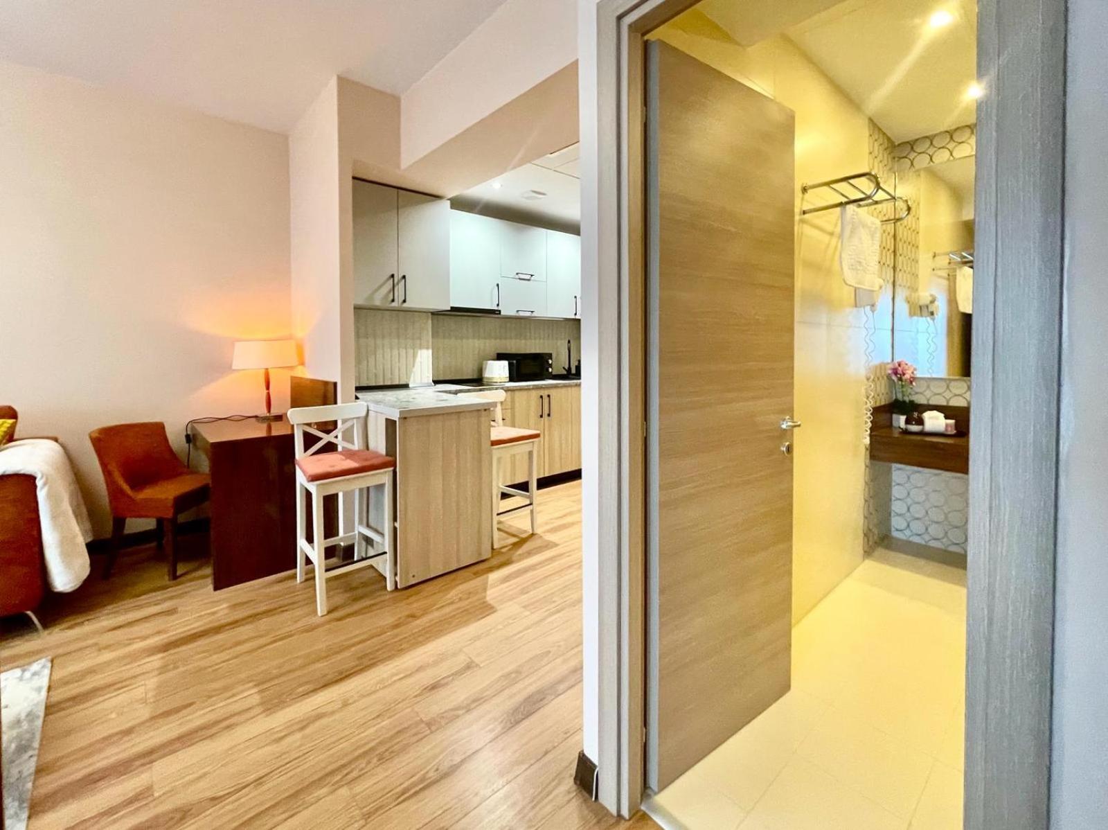 Presidential Luxury Apartments With Amazing View - Yamaluxe Bucharest Exterior photo